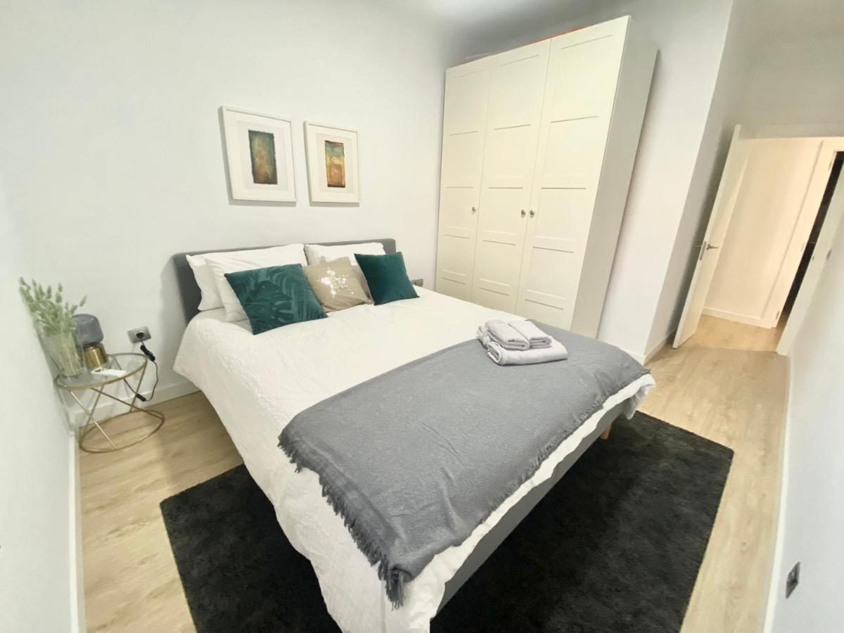 Chic Apartments- Free Parking - 10 Min From Bcn Centre By Metro Appartement Barcelona